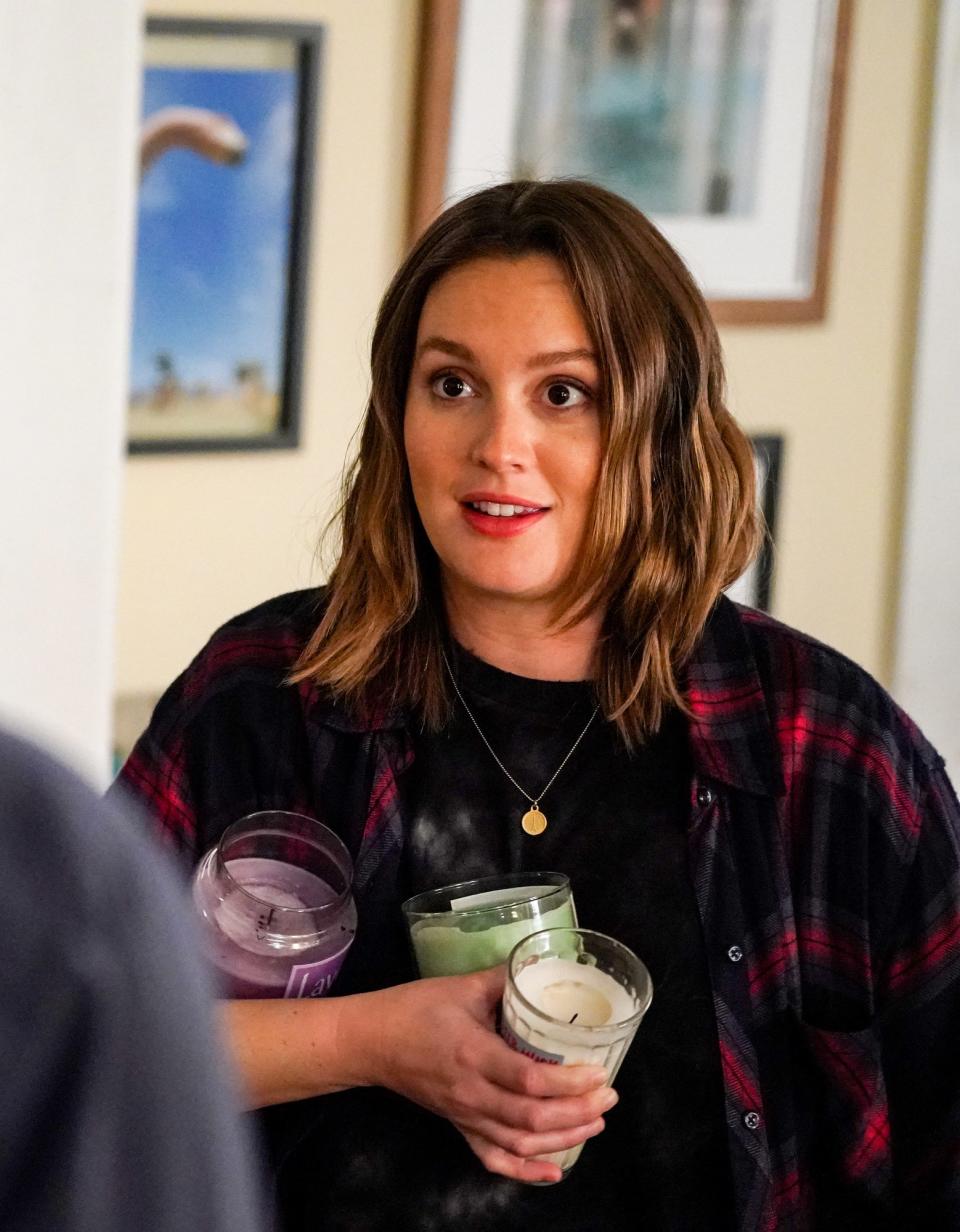 Leighton Meester as Angie on "Single Parents"