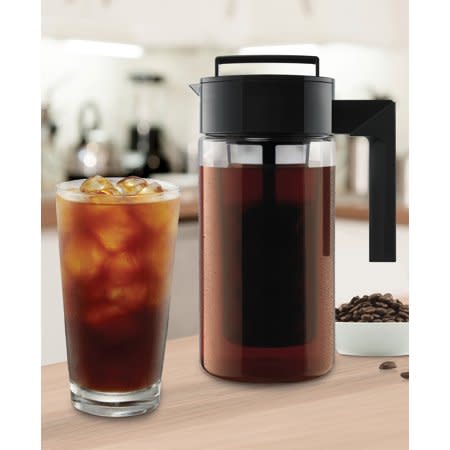 Takeya 10310 Patented Deluxe Cold Brew Iced Coffee Maker with Airtight Lid & Silicone Handle, 1 Quart