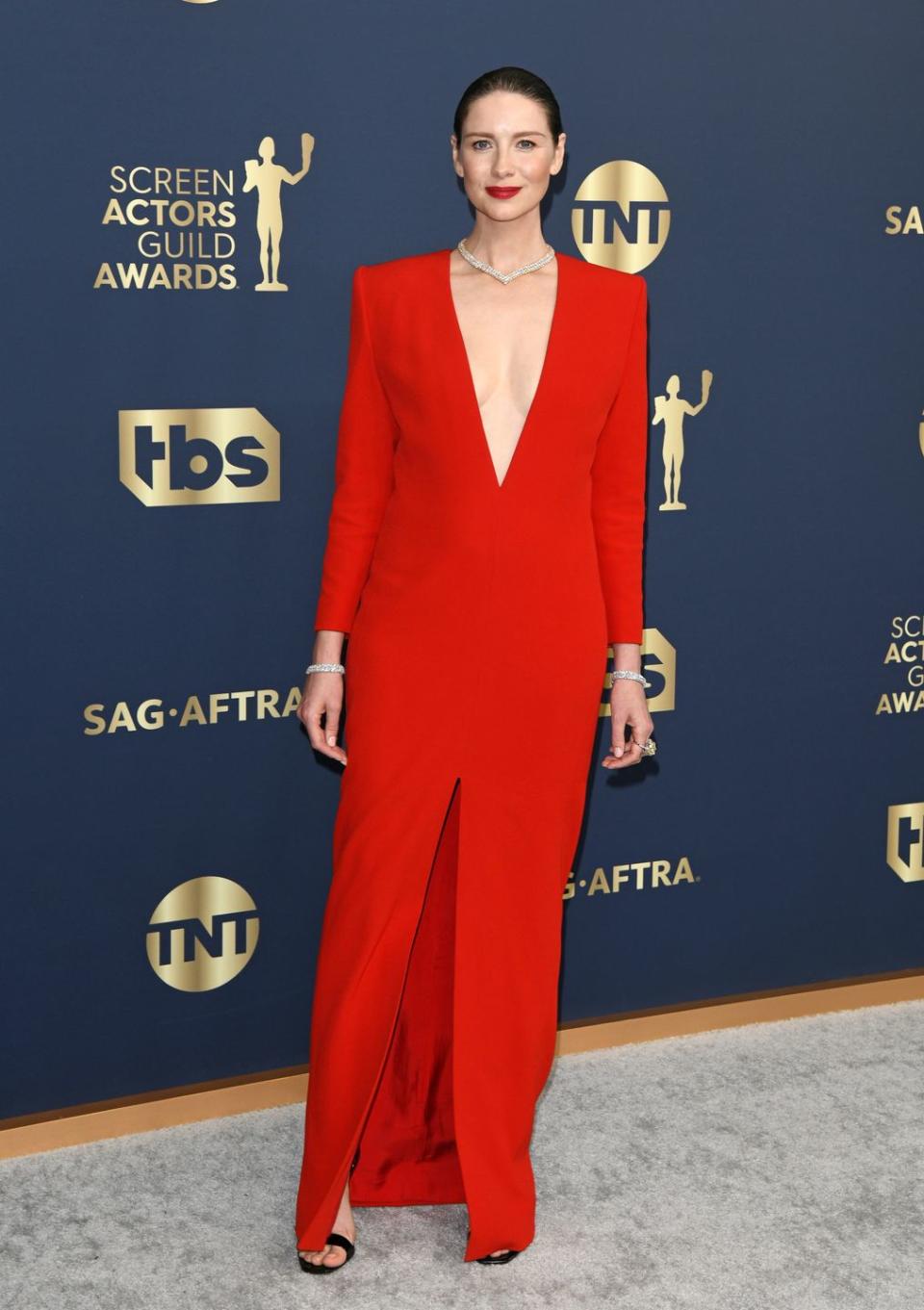 outlander season 7 cast caitriona balfe red dress