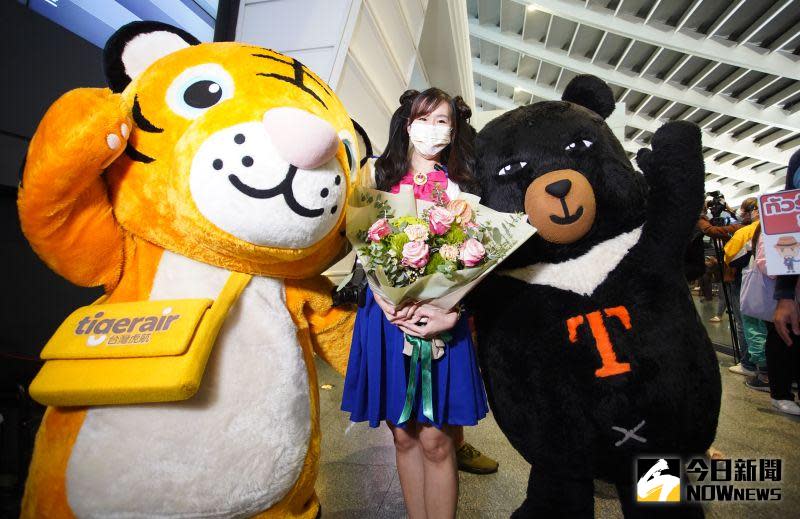 ▲泰國網紅奇恰拉今天特別打扮成卡通美少女戰士造型，搭乘虎航班機來到台灣。（圖／記者李春台攝，2022.10.13）