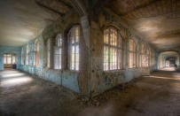 <p>An interior view of the rooms of an abandoned hospital which treated Adolf Hitler. (Roman Robroek/Caters News)</p>