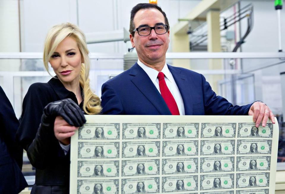Louise Linton Reflects on Money Photo Outfit in 'Elle' Interview