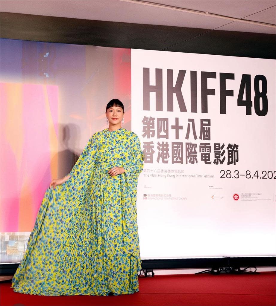 45歲影后林嘉欣「慘變村里大媽」！神顏腫一圈「臉蛋大鬆垮」網認不出