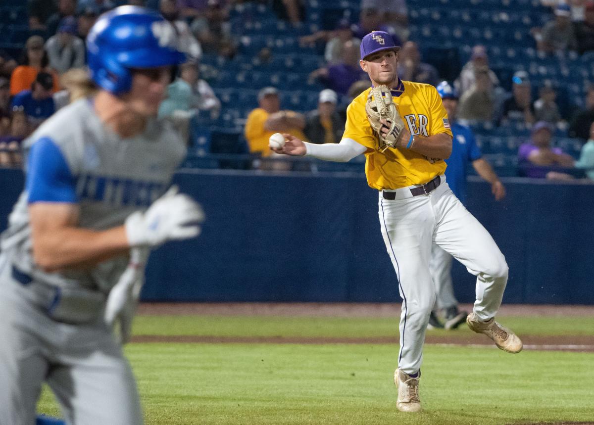 Live updates: LSU battles No. 1 Tennessee in the SEC Baseball