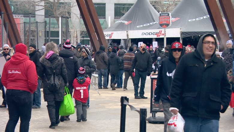 Rogers Hometown Hockey tour hits Regina; includes NHL alumni and Stanley Cup trophy