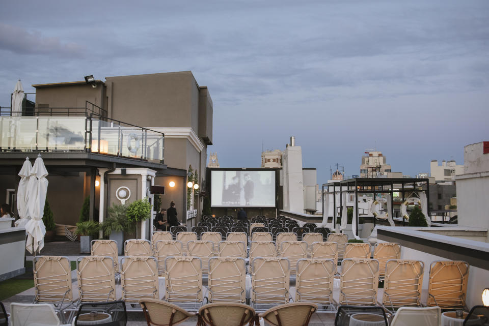 En la terraza del Emperador también hay cine de verano. Foto: Hotel Emperador