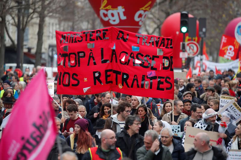 France faces its fifteenth consecutive day of strikes