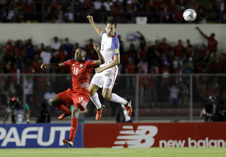 Football Soccer - Panama v USA - World Cup 2018 Qualifiers - Rommel Fernandez stadium, Panama city, 28/3/17. Omar Gonzalez of the U.S. and Luis Tejeda of Panama in action. REUTERS/Juan Carlos Ulate