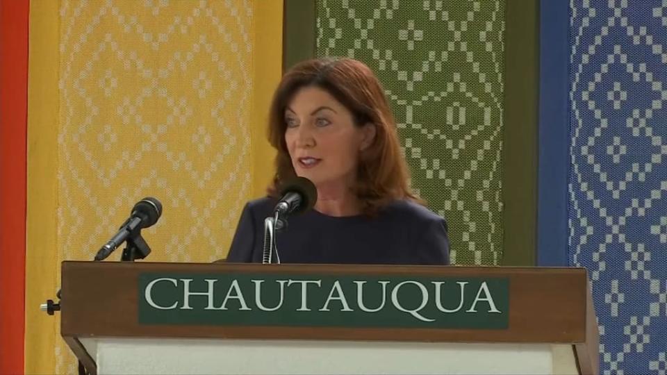 Kathy Hochul, gouverneure de l'État de New York, le 14 août 2022 - BFMTV