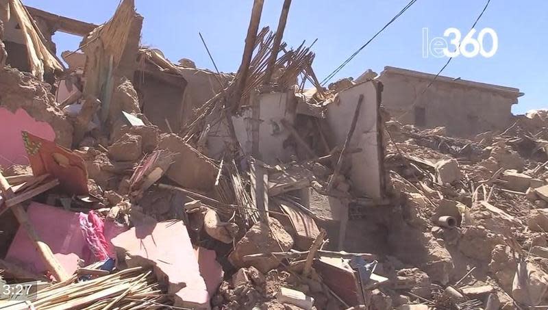 摩洛哥發生規模6.8強震，許多石造房屋倒塌，造成嚴重死傷。（翻攝自X @Le360fr）
