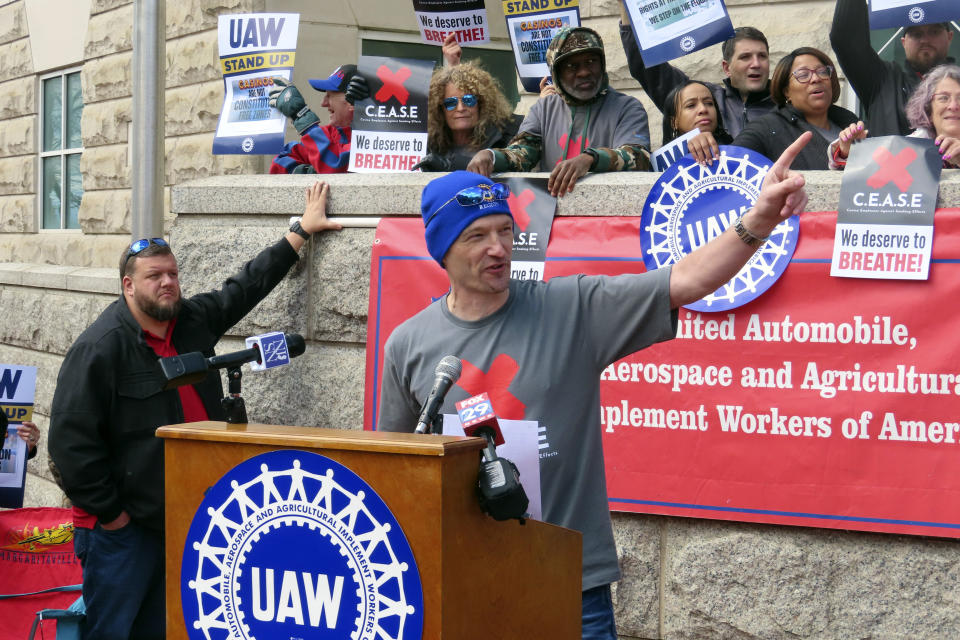 Ray Jensen Jr., assistant director of the United Auto Workers region 9 office, speaks during a rally in Trenton N.J., Friday, April 5, 2024, after the UAW and casino workers filed a lawsuit challenging New Jersey's clean indoor air law that exempts casino workers from its protections. (AP Photo/Wayne Parry)