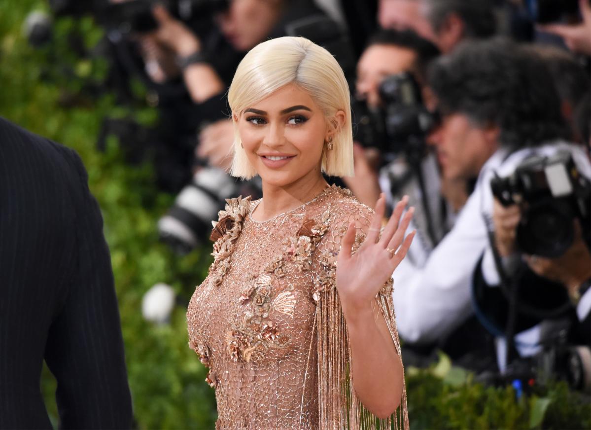 Kylie Cosmetics Makes $420 Million in 18 Months - Kylie Jenner on Kylie  Cosmetics Growth to WWD