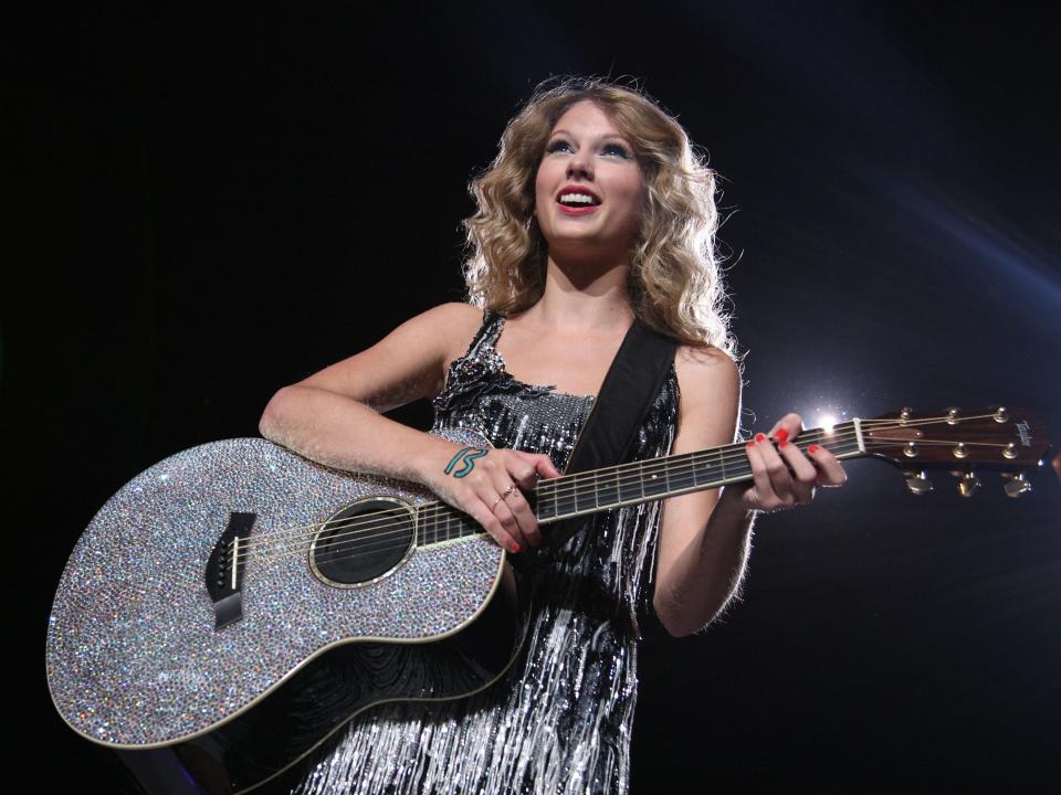 Taylor Swift performs during the Fearless Tour at Madison Square Garden on August 27, 2009 in New York City.