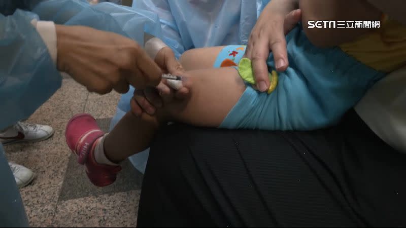 台北榮總桃園分院誤打到不符合年齡的疫苗。