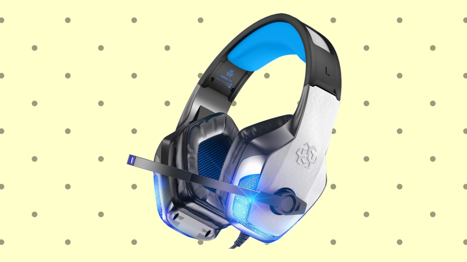 Save 69 percent—Bengoo V-4 Gaming Headset. (Photo: Amazon)