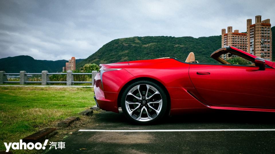 2021 Lexus LC500 Convertible北海岸試駕！來場專屬於大人的跑車浪漫旅！