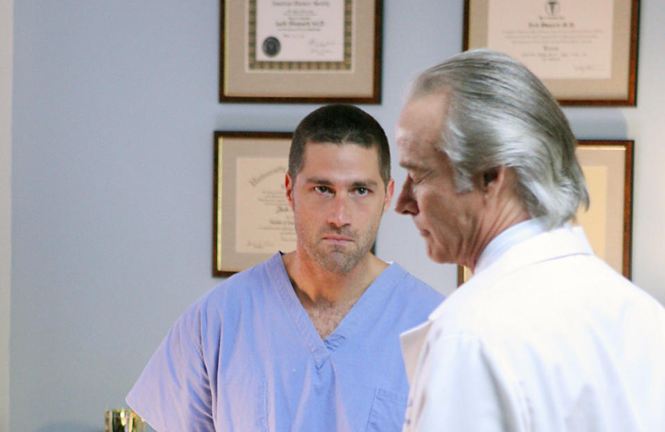 Played by 57-year-old actor Matthew Fox for a total of 113 episodes air from 2004 to 2010, Dr. Jack Shephard from ‘Lost’ is one of the fan-favorite on-screen doctors of all time. In the series revolving around a group of people who are left cast away in an island after a plane crash, Fox’s character is crucial in the survival attempts, as he can assist the wounded and is able to give instructions on what to do, thanks to his medical background.