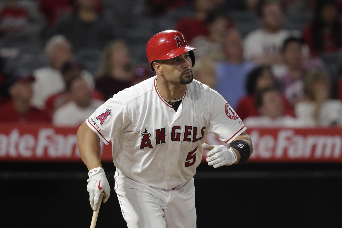 Albert Pujols Reaches 2,000 Hits