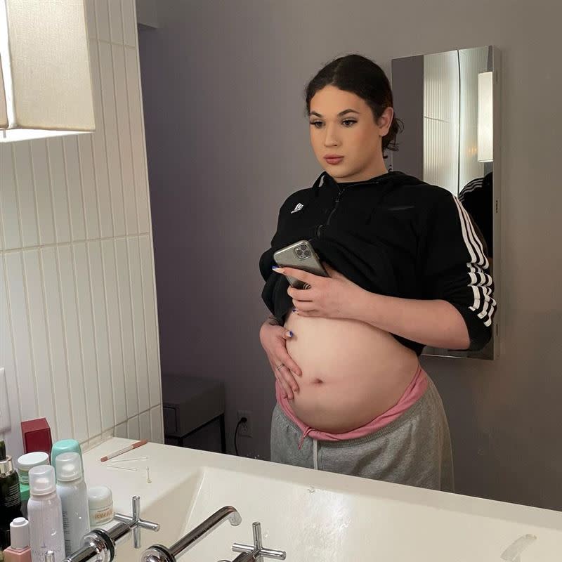 雪奈目前已經懷孕4個月。（圖／翻攝自Miley Chanel IG）