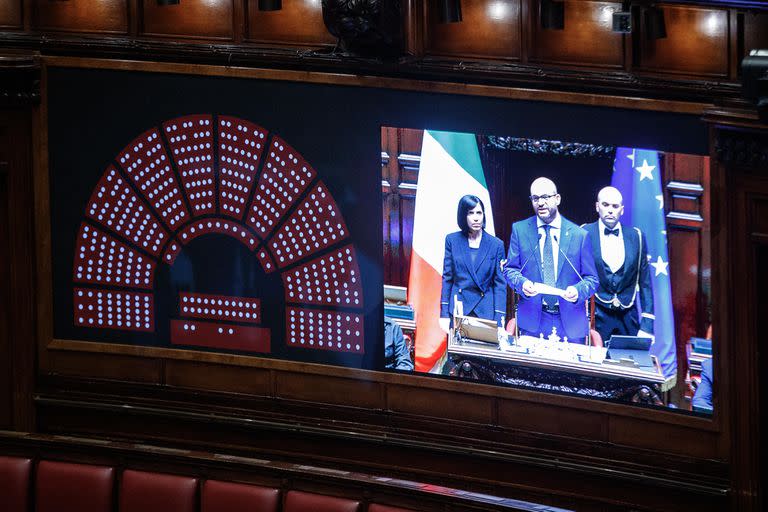 Lorenzo Fontana, del partido populista de extrema derecha Liga, pronuncia un discurso después de alcanzar la mayoría de los votos en la Cámara de Diputados