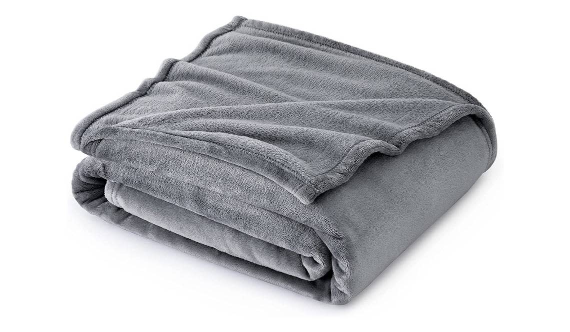 This blanket is made with an ultra-plush weave and high-density fiber for maximum comfort.