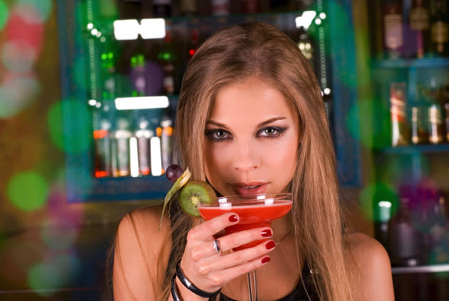 Schuld an trinkenden Frauen ist laut einer Studie der 2. Weltkrieg (Bild: Thinkstock)