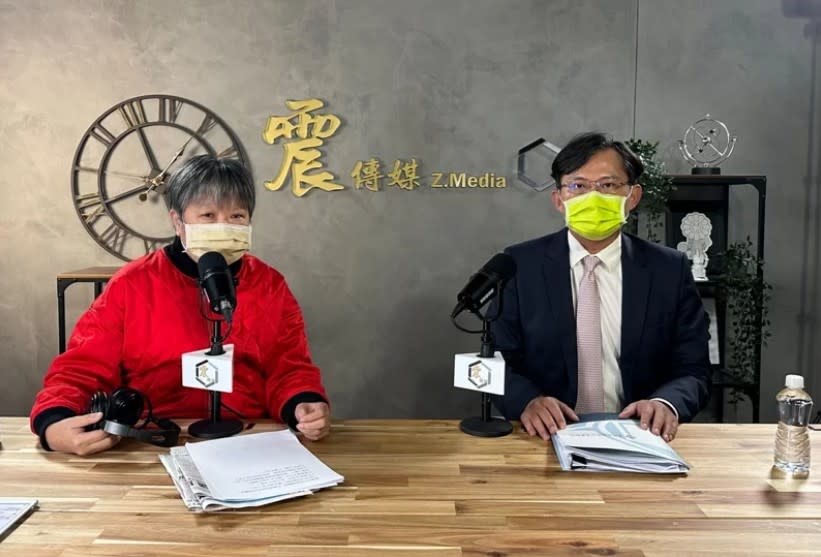 黃國昌17日接受網路節目「新聞不芹菜」主持人黃光芹專訪。（圖：震傳媒提供）