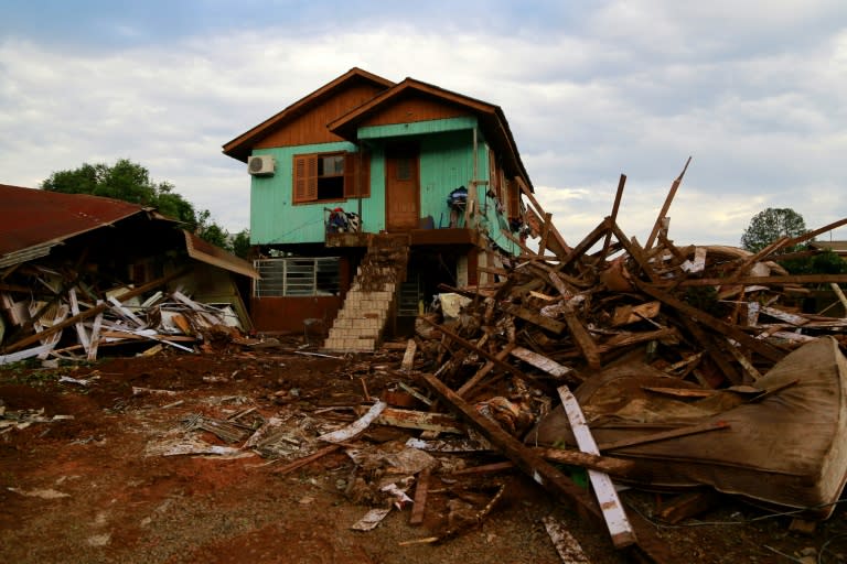 Débris et dégâts après le passage du cyclone à Roca Sales, dans l'État du Rio Grande do Sul, dans le sud du Brésil, le 7 septembre 2023 (Silvio Avila)