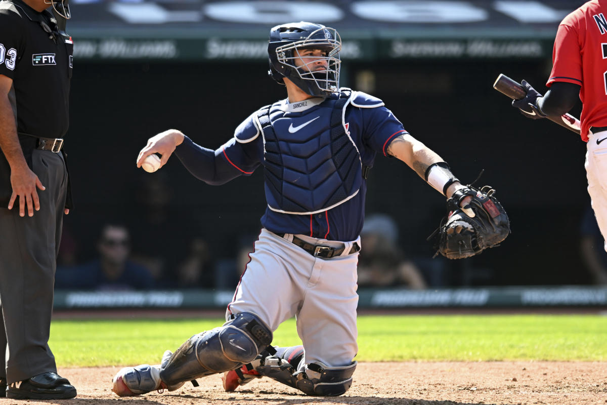 New York Yankees: Gary Sanchez sporting new catching stance in 2020