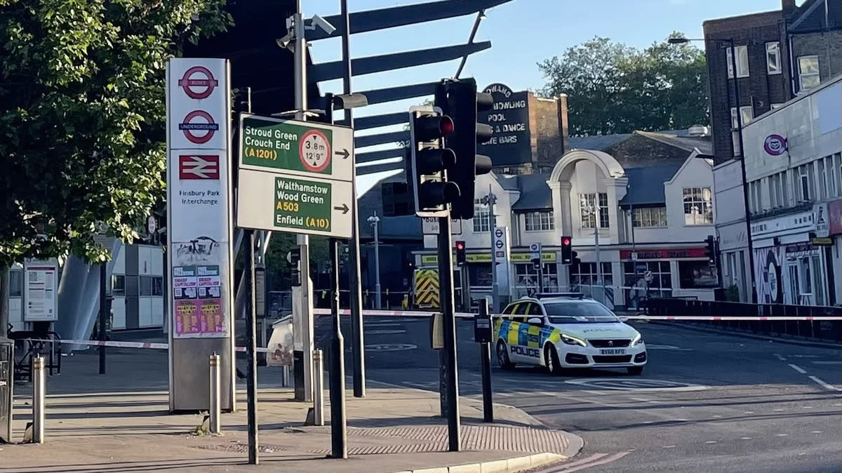 A Met police car seen outside Finsbury Park railway station (Standard / Jitendra Joshi)