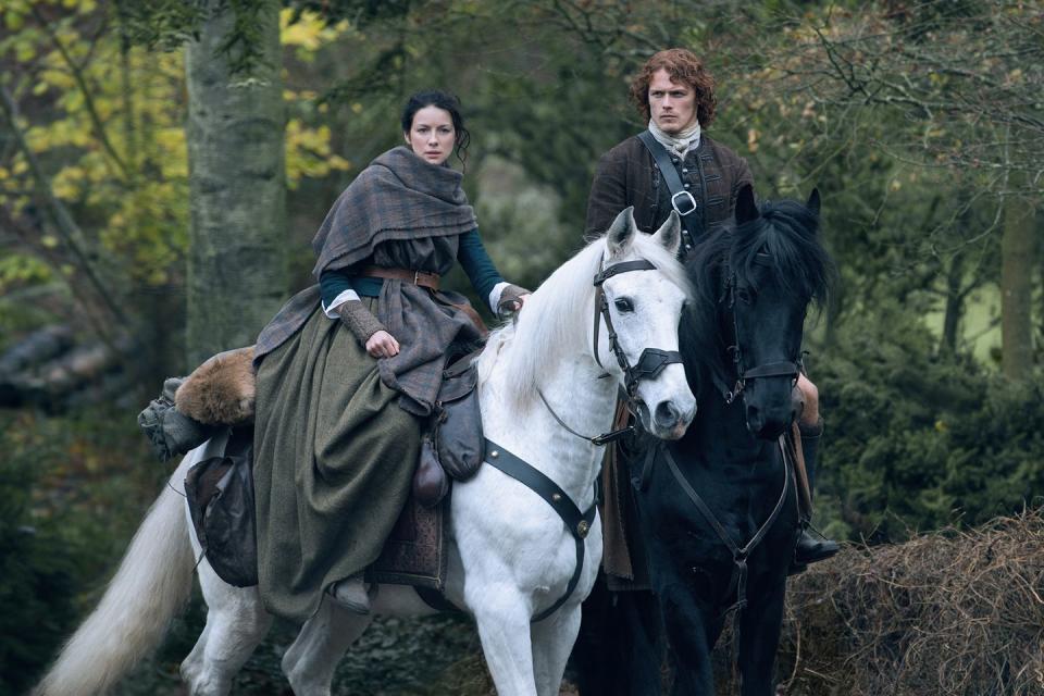 Although their on-screen chemistry is undeniable, Heughan and Balfe are not a real-life couple.