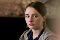 Die Dramaserie "Unbelievable" (Netflix, 2019) über ein vergewaltigtes Mädchen ist ein echter Geheimtipp, was vor allem an der grandiosen Darbietung von Kaitlyn Dever liegt. Auch abseits davon kann sich die 27-Jährige nicht über fehlende Engagements beschweren - vom Musical "Dear Evan Hansen" (2021) über die Serie "Dopesick" (2021) bis zur Kino-Romanze "Ticket ins Paradies" (2022). (Bild: Beth Dubber/Netflix)