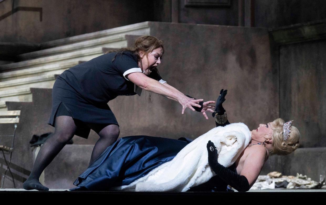 Elektra performed at the Royal Opera House: Nina Stemme as Elektra and Karita Mattila as Klytämnestra