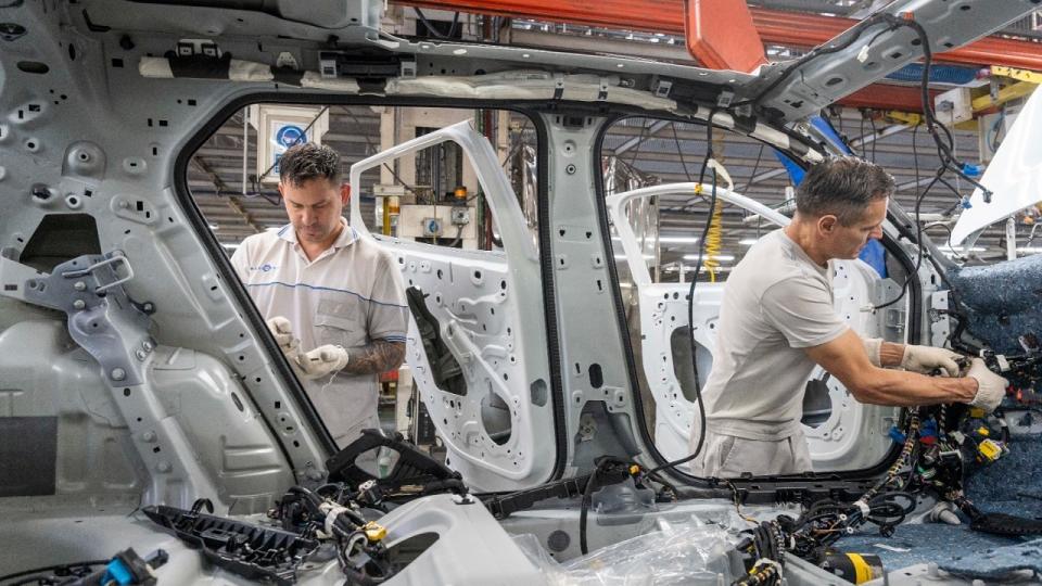 El Peugeot 2008 comienza la era argentina en la planta de El Palomar.