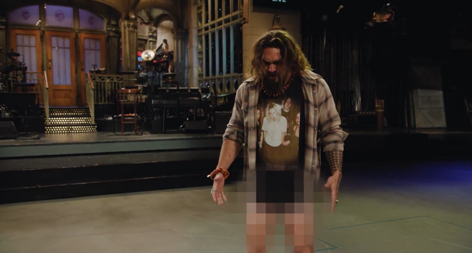 Jason Momoa forgets his pants as he frolics into the SNL studio (X/Saturday Night Live)