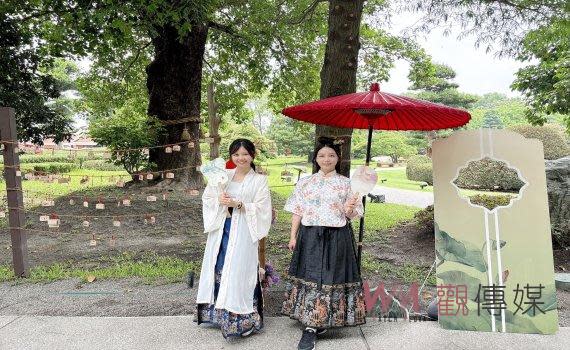 （觀傳媒彰化新聞）【記者陳雅芳／彰化報導】探索！隨著夏天的腳步臨近，位於彰化永靖的成美文化園迎來了最美麗的季節，這座被譽為人間仙境的園區，以其禪風美景媲美日本名園，漫步其中宛如置身詩意盎然的世外桃源，遠離塵囂，享受靜謐與自然的完美結合。