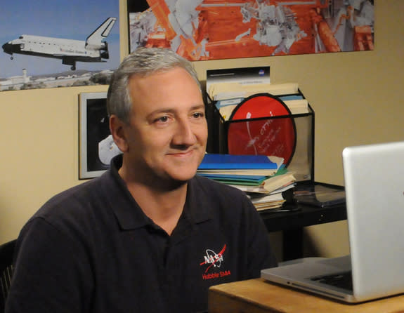 Astronaut Mike Massimino cameos as himself in a new episode of the CBS sitcom "The Big Bang Theory."
