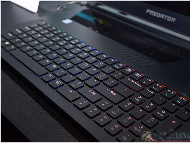 Acer Predator Triton 700 輕薄電競筆電，搭載 Nvidia GTX1080Max-Q，預計 8 月上市