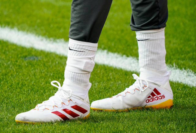 What's Patrick Mahomes' shoe doing on top of a building in New York City?