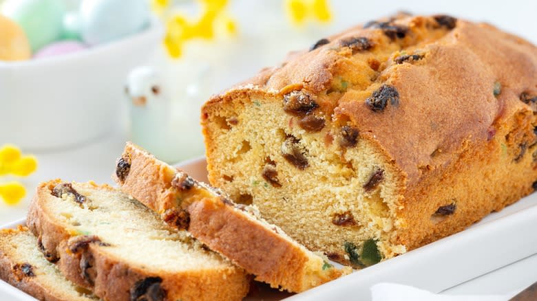 Fruit cake with raisins