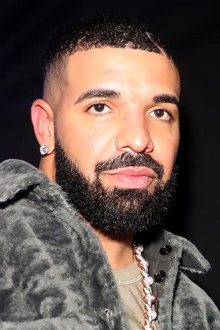 Drake Reacts to Fan Throwing Vape on His Stage: 'You Got Some Real Life ...