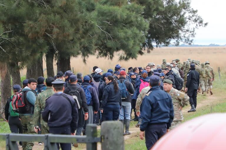 El Ministerio de Seguridad y la Policía de Corrientes coordinan la búsqueda Loan Peña; más de 300 efectivos policiales y bomberos voluntarios continúan trabajando en los rastrillajes para dar con el paradero del niño