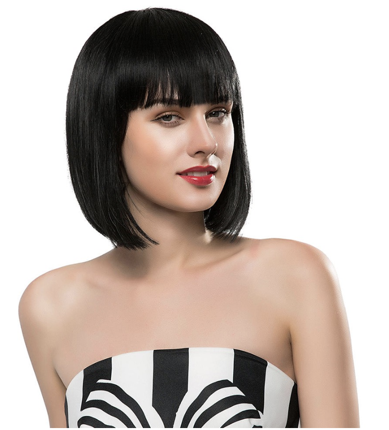 Short hair black wig. (PHOTO: Shopee)