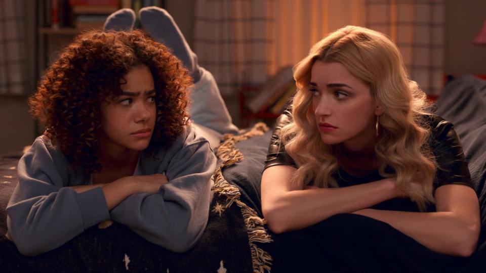 Ginny & Georgia': Netflix's Weirdest Teen Show Is Finally Good