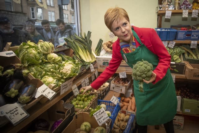 SNP leader Nicola Sturgeon visited Digin Community Greengrocer in Edinburgh