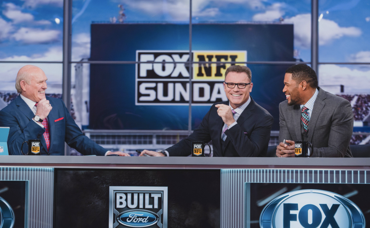 Fox NFL Sunday': Terry Bradshaw, Michael Strahan and Others Removed From  Pre-Game Over COVID-19 Concerns