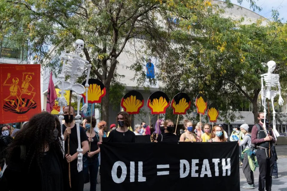 Manifestaci&#xf3;n en contra de los combustibles f&#xf3;siles.