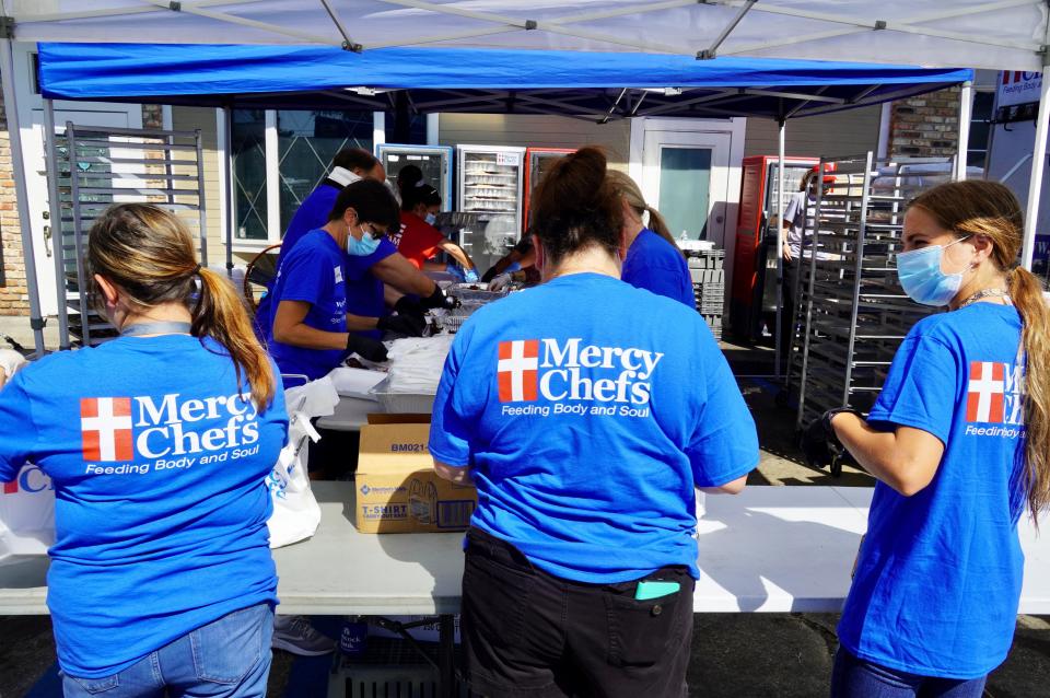 Volunteers with Mercy Chefs preparing meals. / Credit: Ann LeBlanc/Mercy Chefs