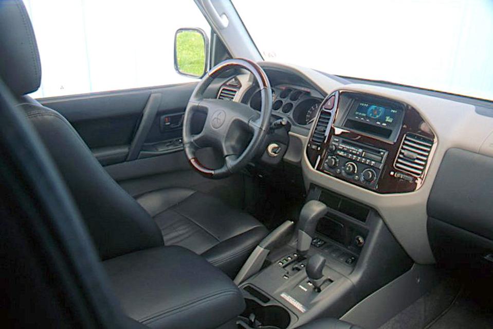 2001 mitsubishi montero limited