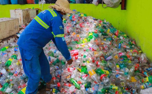 Reciclaje solidario  Centro Español de Plásticos